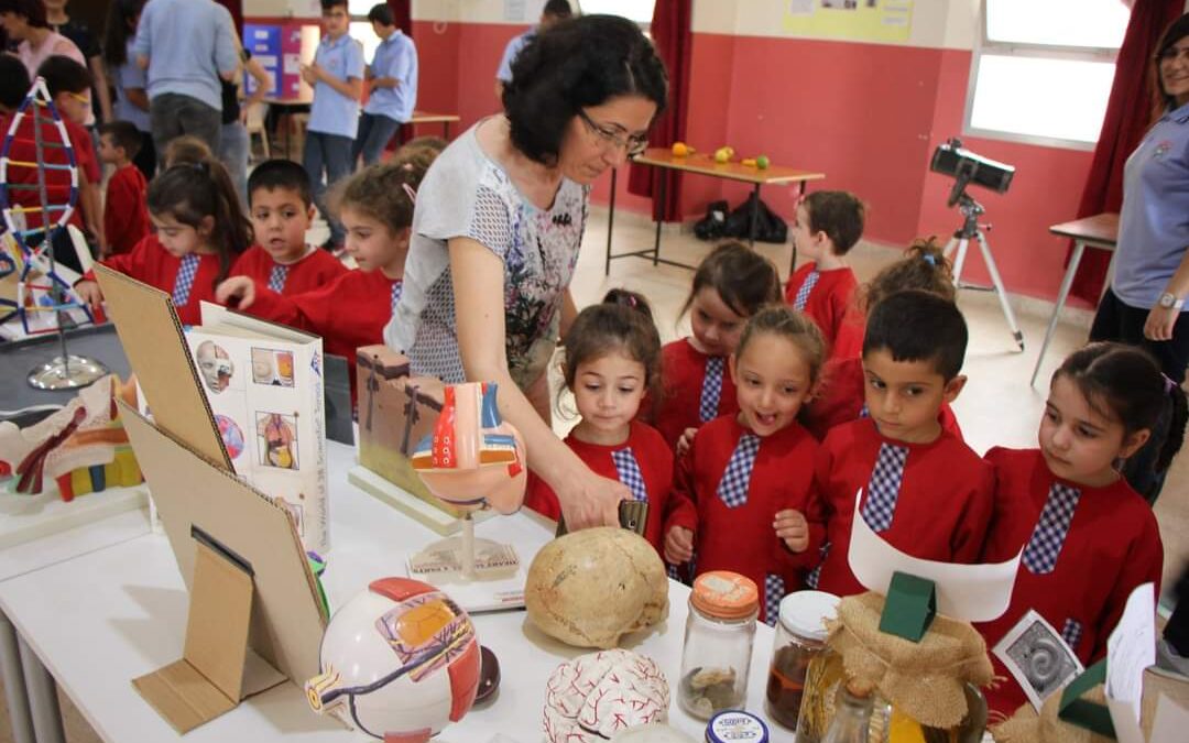 Այնճարի Հայ Աւետարանական Երկրորդական Վարժարանը կը բարձրացնէ իգական սեռի դերը գիտութեան եւ կրթութեան մէջ